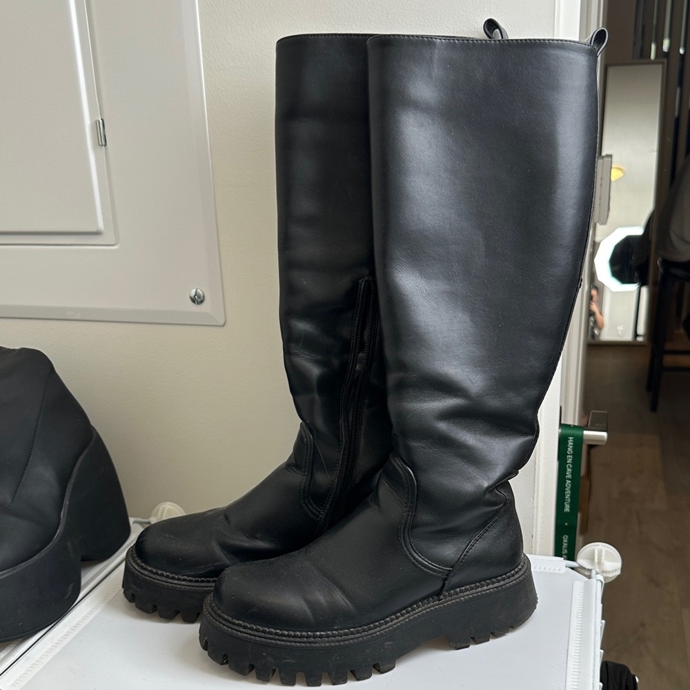 Steve Madden Black Knee-High Leather Boots